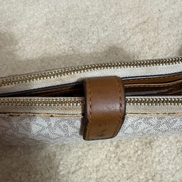 Michael Kors Jet Set Travel Large Wristlet Wallet โ Brown MK Logo - Picture 7 of 16